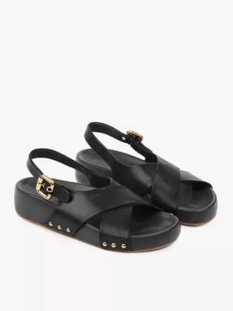 Mae sandal