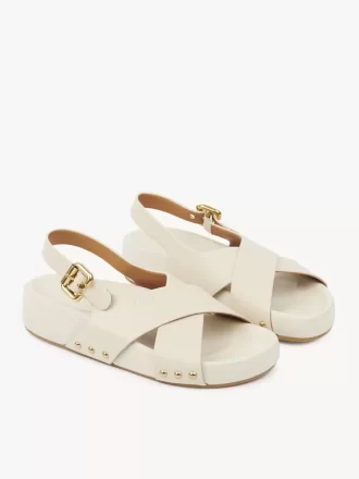 Mae sandal